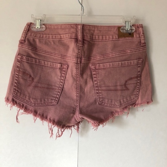 AEO Dusty Rose Distressed Jean Short - Size 6 - Picture 2 of 6